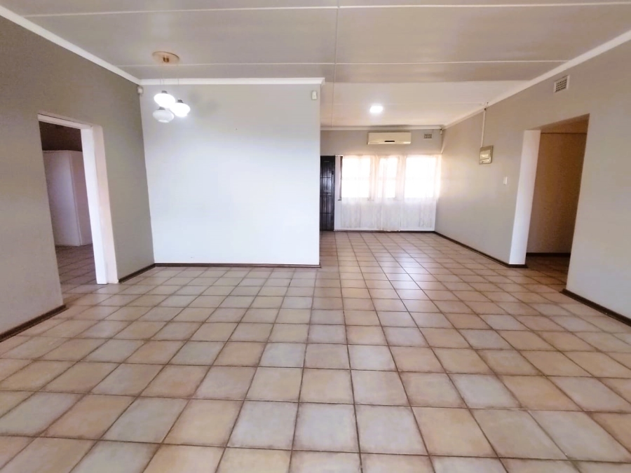 To Let 3 Bedroom Property for Rent in Umzumbe KwaZulu-Natal
