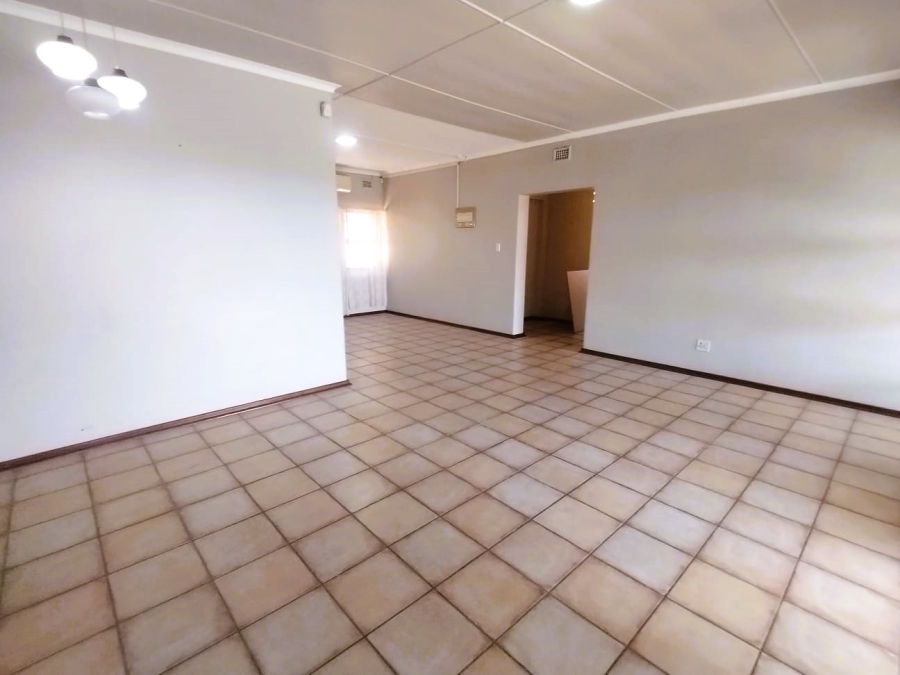 To Let 3 Bedroom Property for Rent in Umzumbe KwaZulu-Natal