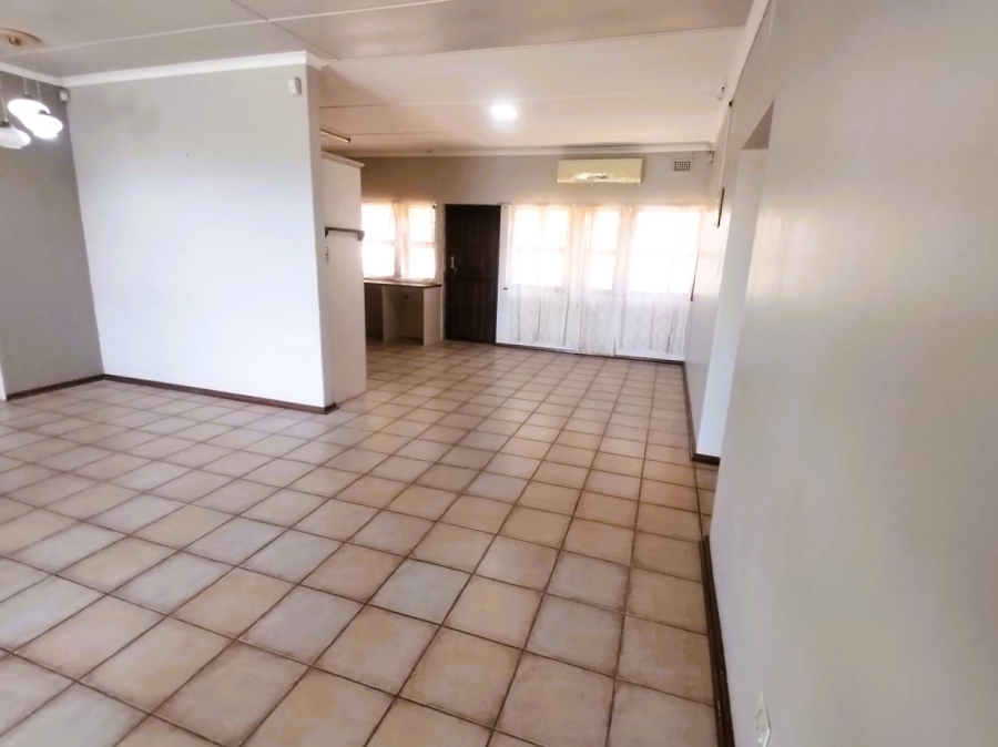 To Let 3 Bedroom Property for Rent in Umzumbe KwaZulu-Natal