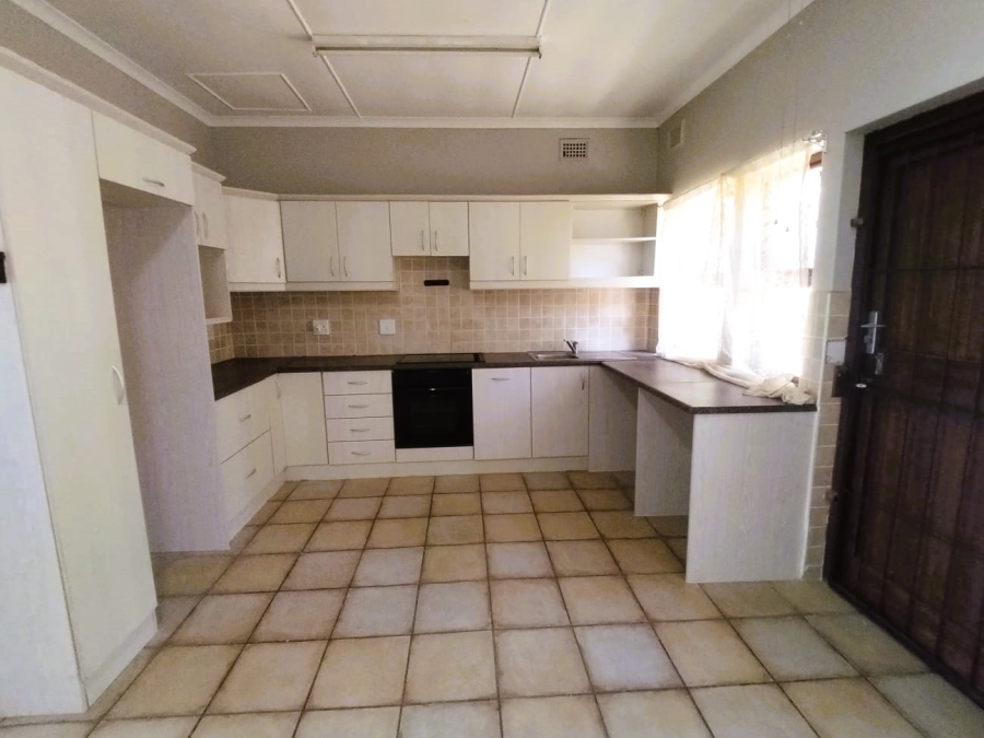 To Let 3 Bedroom Property for Rent in Umzumbe KwaZulu-Natal