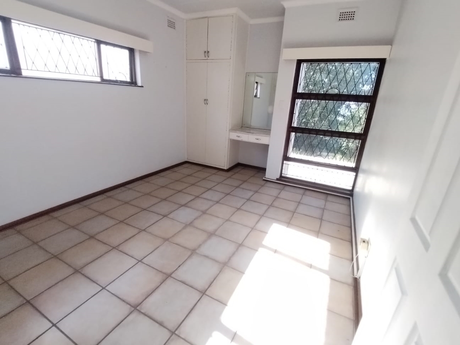 To Let 3 Bedroom Property for Rent in Umzumbe KwaZulu-Natal