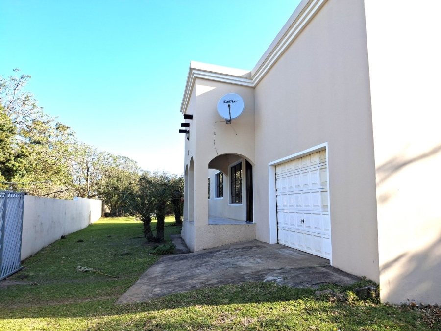 3 Bedroom Property for Sale in Port Edward KwaZulu-Natal