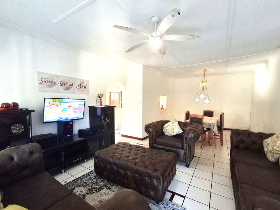 3 Bedroom Property for Sale in Port Edward KwaZulu-Natal