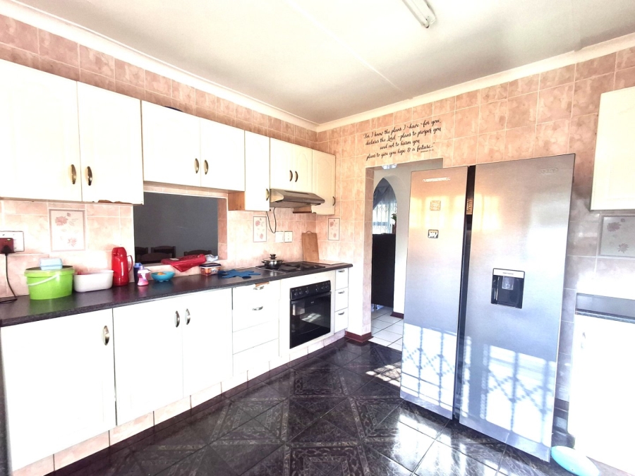 3 Bedroom Property for Sale in Port Edward KwaZulu-Natal