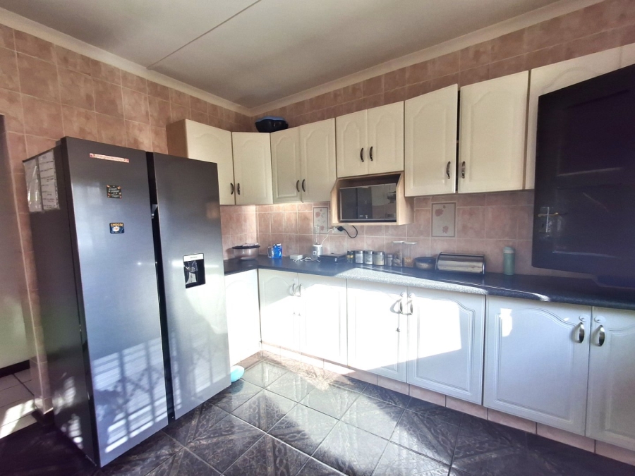 3 Bedroom Property for Sale in Port Edward KwaZulu-Natal
