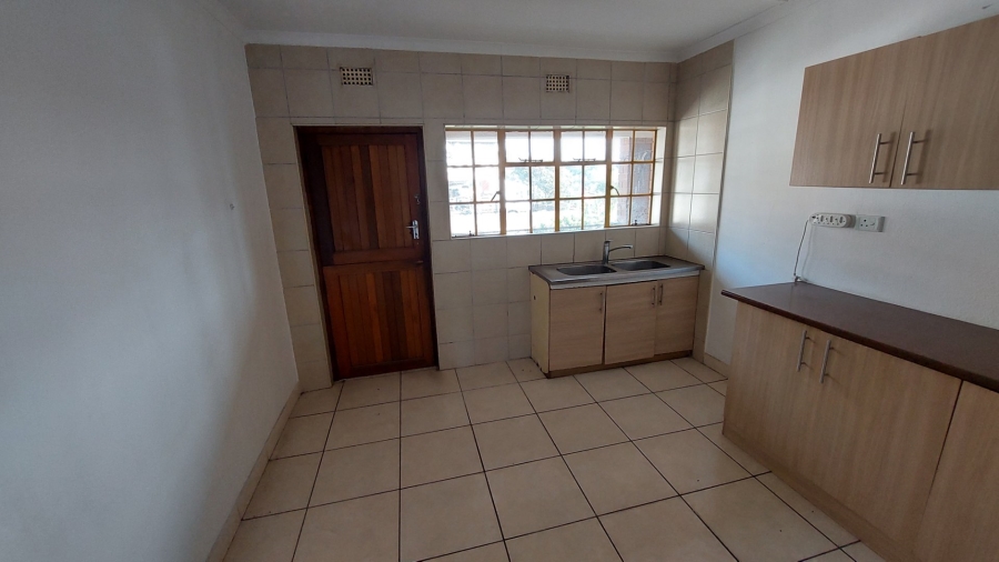 2 Bedroom Property for Sale in Kharwastan KwaZulu-Natal