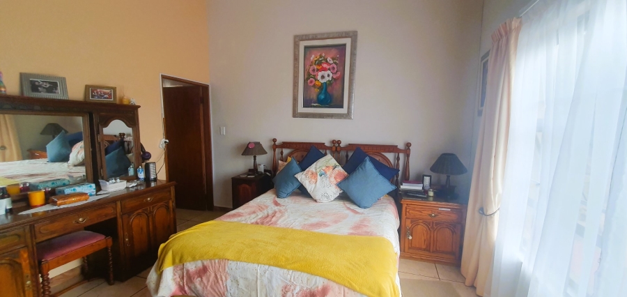 5 Bedroom Property for Sale in Glenmore KwaZulu-Natal