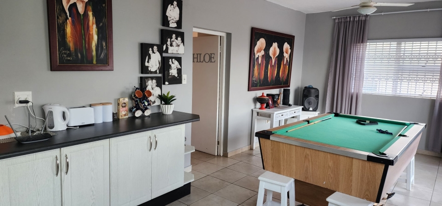 4 Bedroom Property for Sale in Uvongo KwaZulu-Natal