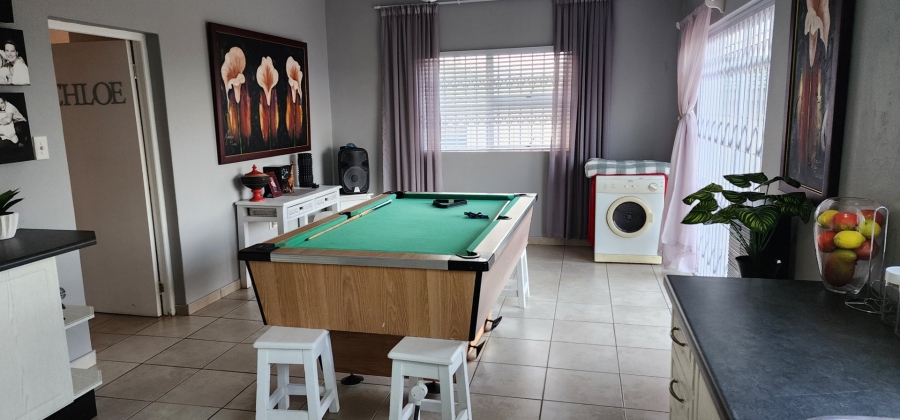 4 Bedroom Property for Sale in Uvongo KwaZulu-Natal