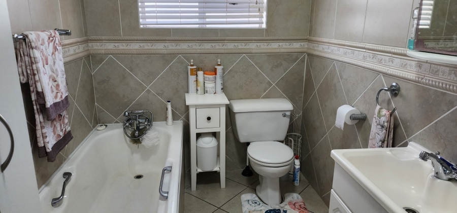 4 Bedroom Property for Sale in Uvongo KwaZulu-Natal