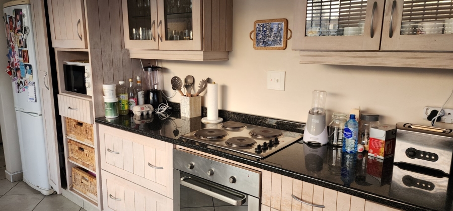 4 Bedroom Property for Sale in Uvongo KwaZulu-Natal