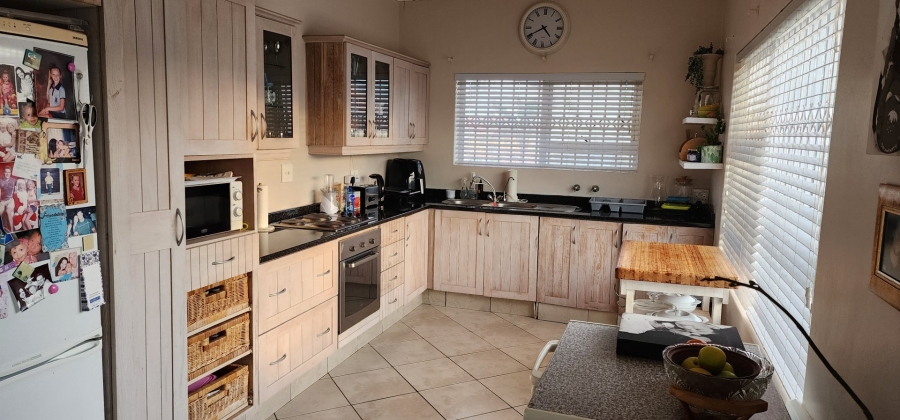 4 Bedroom Property for Sale in Uvongo KwaZulu-Natal