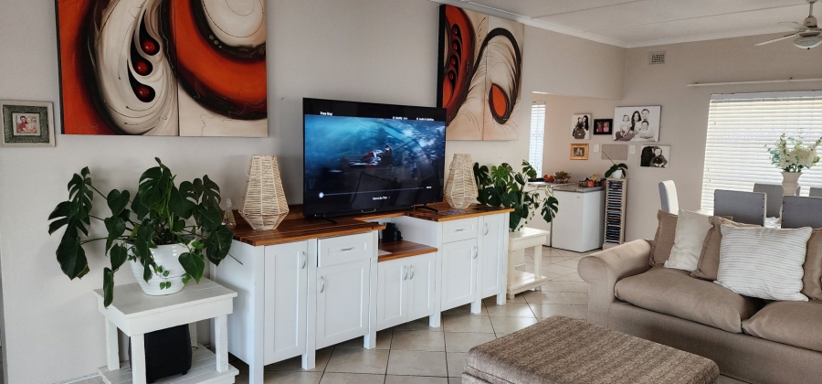 4 Bedroom Property for Sale in Uvongo KwaZulu-Natal