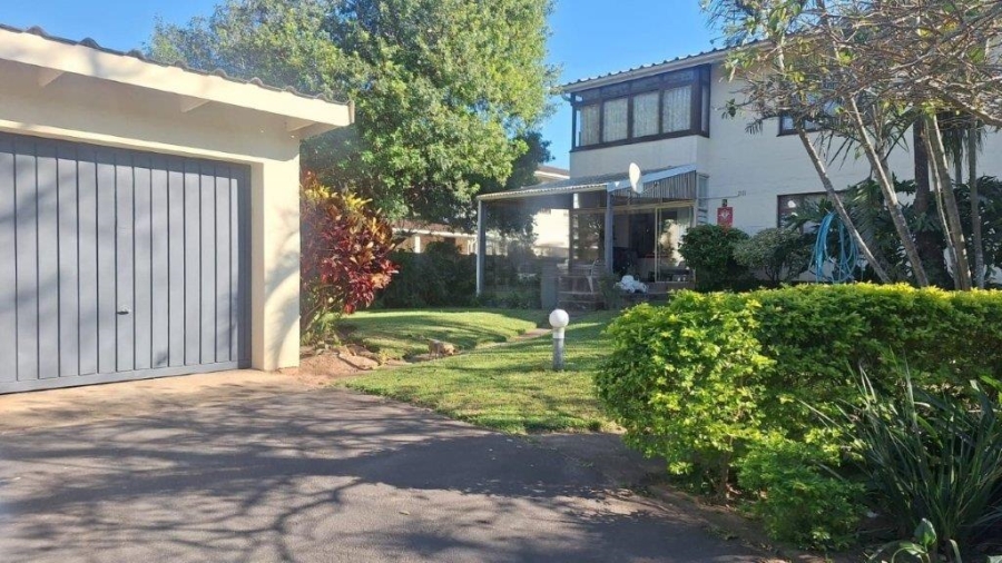 2 Bedroom Property for Sale in Umtentweni KwaZulu-Natal
