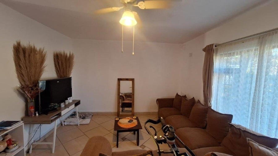 2 Bedroom Property for Sale in Umtentweni KwaZulu-Natal