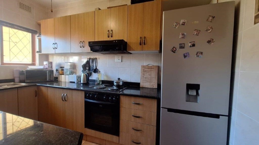 2 Bedroom Property for Sale in Umtentweni KwaZulu-Natal