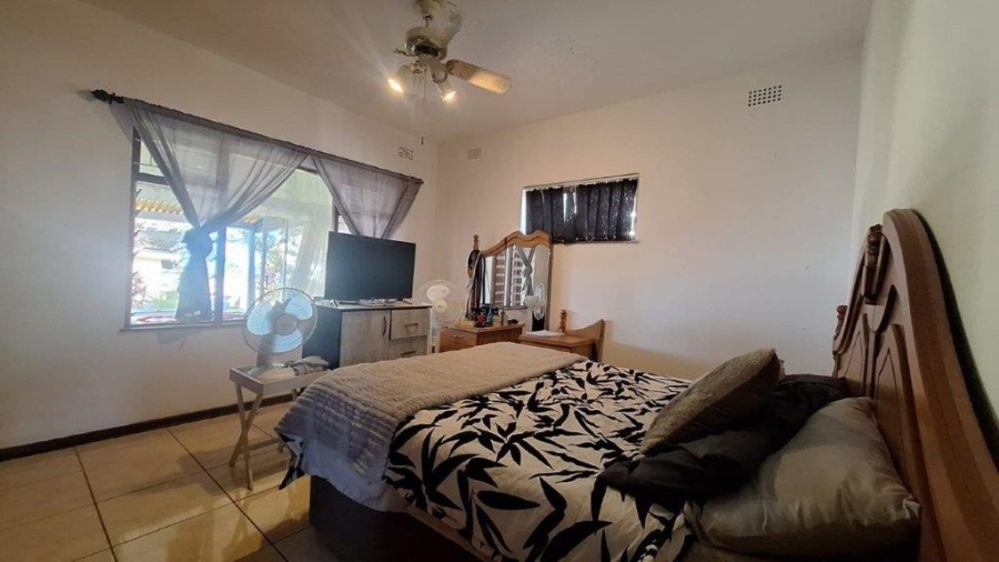 2 Bedroom Property for Sale in Umtentweni KwaZulu-Natal