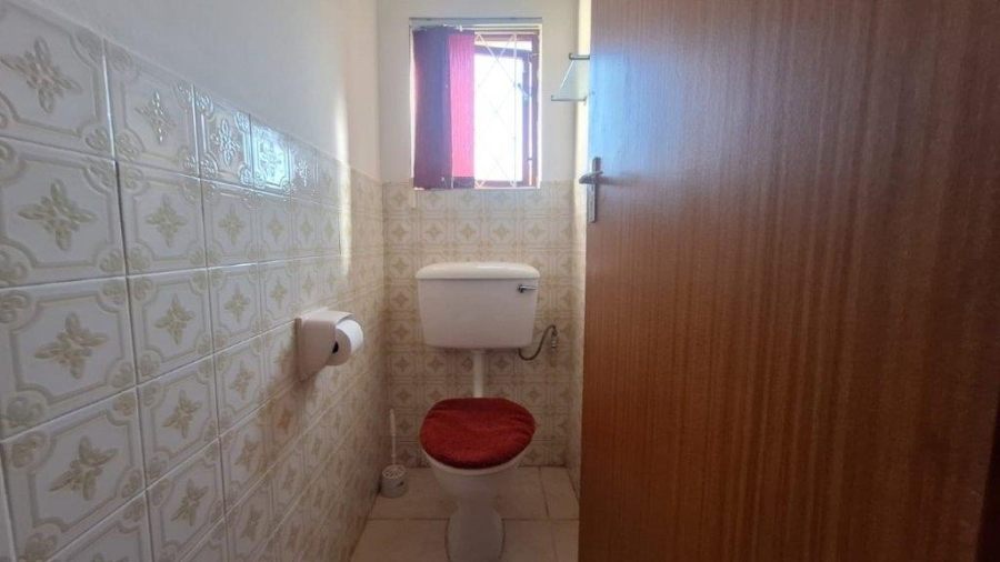 2 Bedroom Property for Sale in Umtentweni KwaZulu-Natal