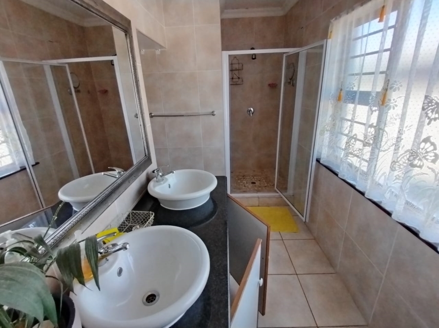 3 Bedroom Property for Sale in Uvongo Beach KwaZulu-Natal