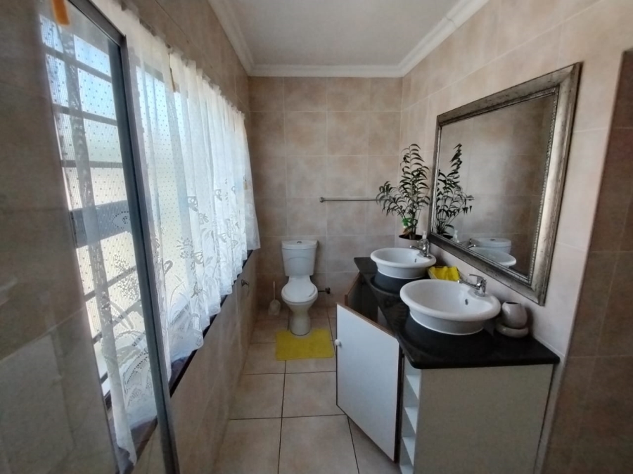 3 Bedroom Property for Sale in Uvongo Beach KwaZulu-Natal