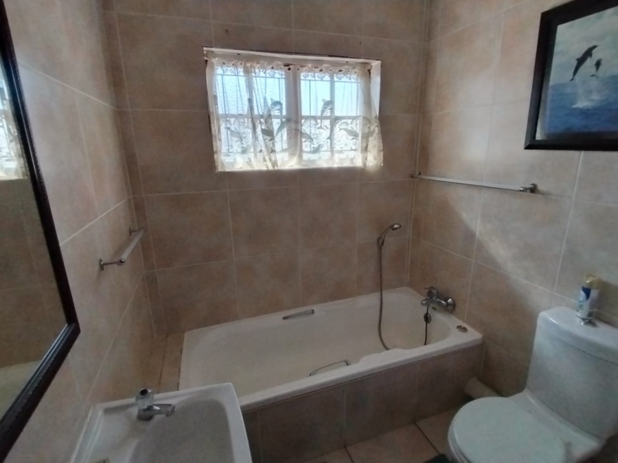 3 Bedroom Property for Sale in Uvongo Beach KwaZulu-Natal
