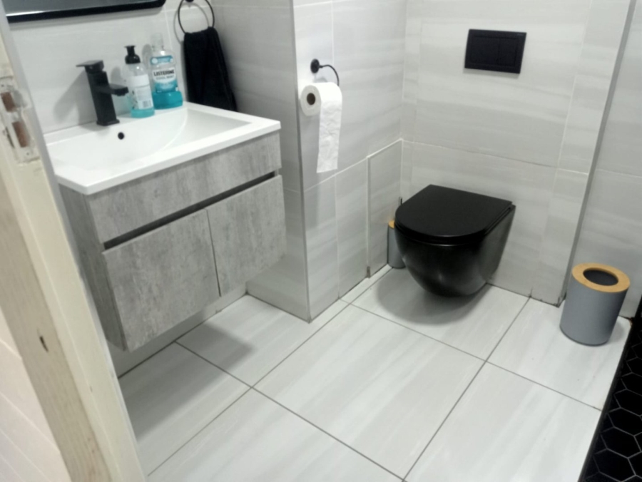 2 Bedroom Property for Sale in Sherwood KwaZulu-Natal