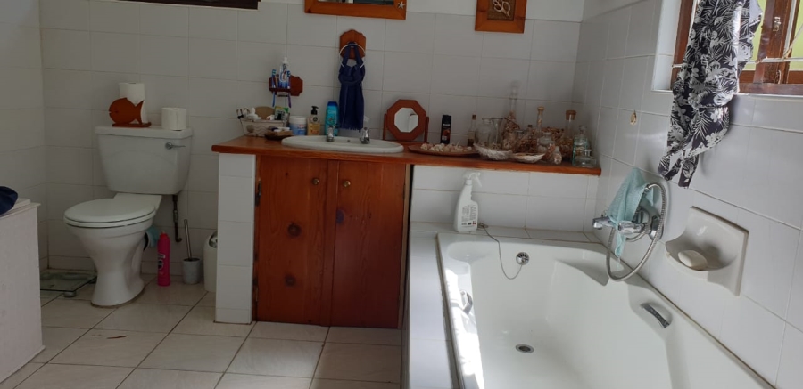 5 Bedroom Property for Sale in Southport KwaZulu-Natal
