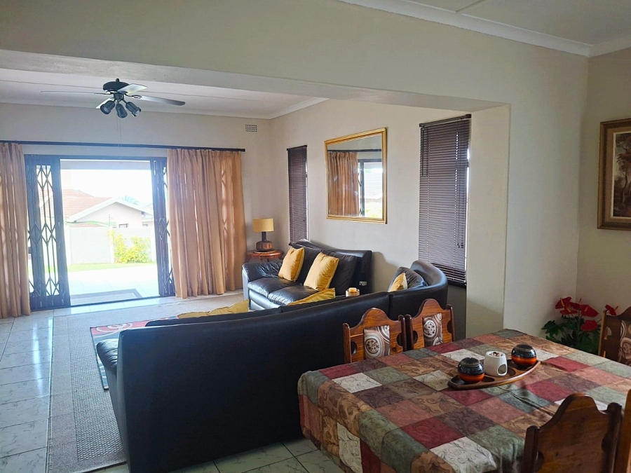 4 Bedroom Property for Sale in Uvongo KwaZulu-Natal