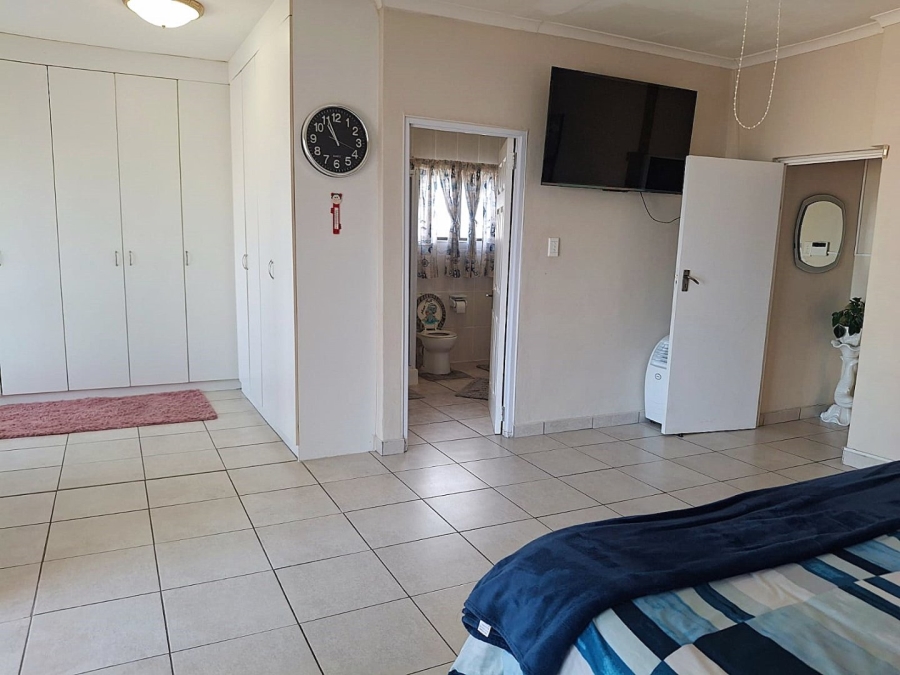 4 Bedroom Property for Sale in Uvongo KwaZulu-Natal