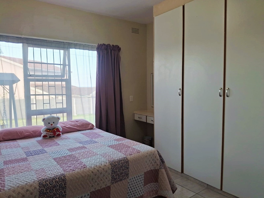 4 Bedroom Property for Sale in Uvongo KwaZulu-Natal
