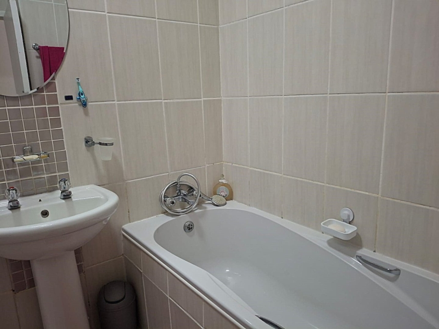 4 Bedroom Property for Sale in Uvongo KwaZulu-Natal