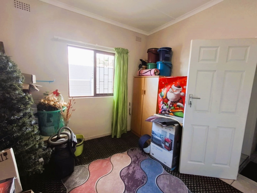 4 Bedroom Property for Sale in Uvongo KwaZulu-Natal
