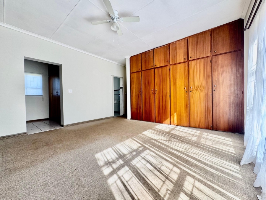4 Bedroom Property for Sale in Sunnyridge KwaZulu-Natal