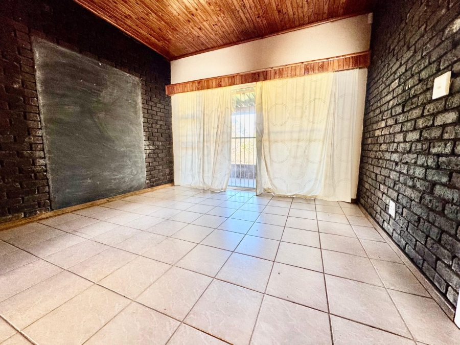 4 Bedroom Property for Sale in Sunnyridge KwaZulu-Natal