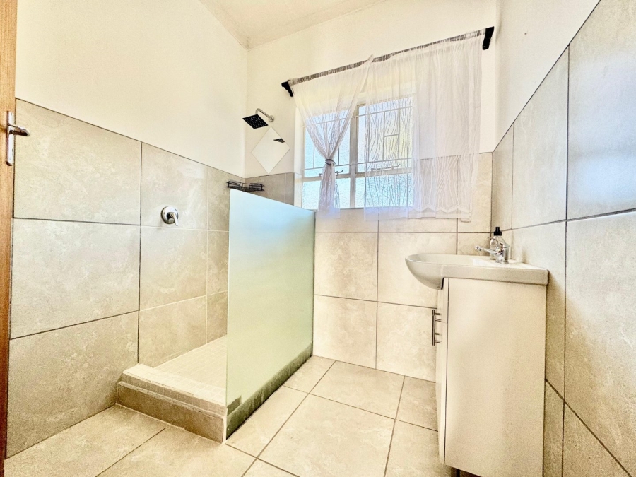4 Bedroom Property for Sale in Sunnyridge KwaZulu-Natal