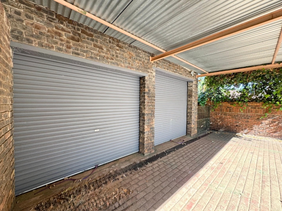 4 Bedroom Property for Sale in Sunnyridge KwaZulu-Natal
