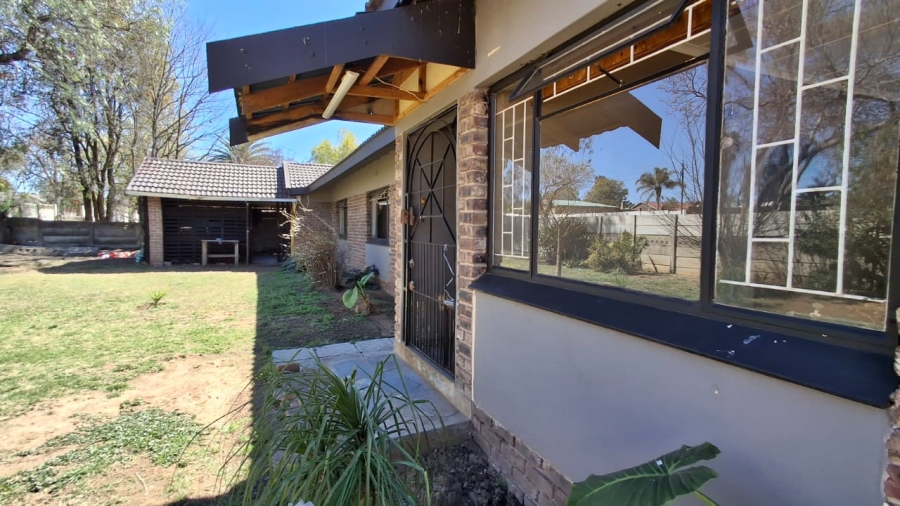 5 Bedroom Property for Sale in Pioneer Park KwaZulu-Natal