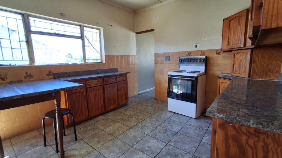 5 Bedroom Property for Sale in Pioneer Park KwaZulu-Natal