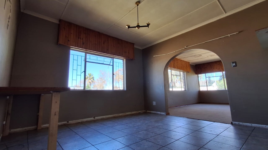 5 Bedroom Property for Sale in Pioneer Park KwaZulu-Natal