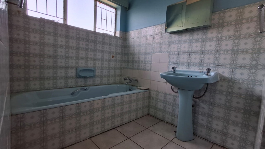 5 Bedroom Property for Sale in Pioneer Park KwaZulu-Natal