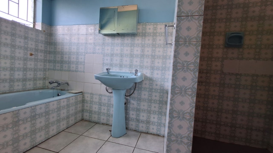 5 Bedroom Property for Sale in Pioneer Park KwaZulu-Natal