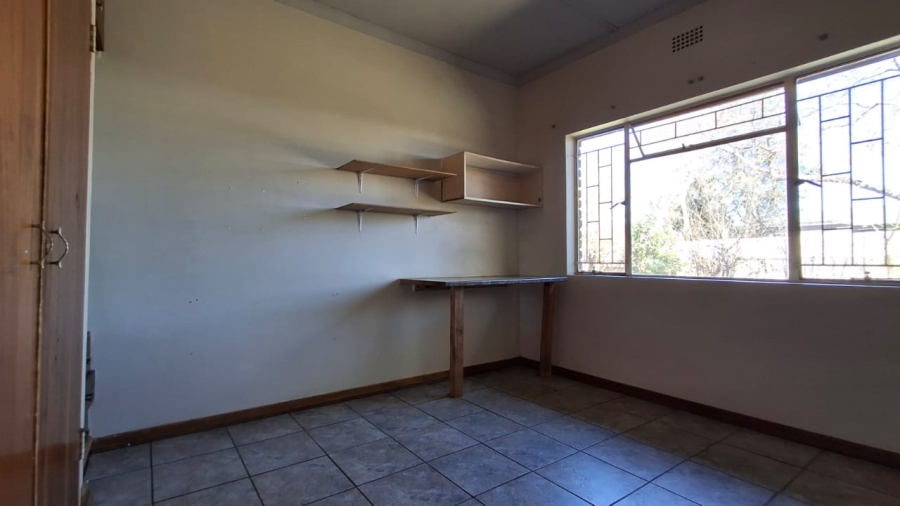 5 Bedroom Property for Sale in Pioneer Park KwaZulu-Natal