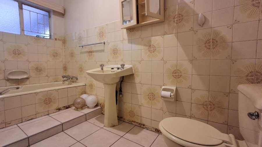 5 Bedroom Property for Sale in Pioneer Park KwaZulu-Natal