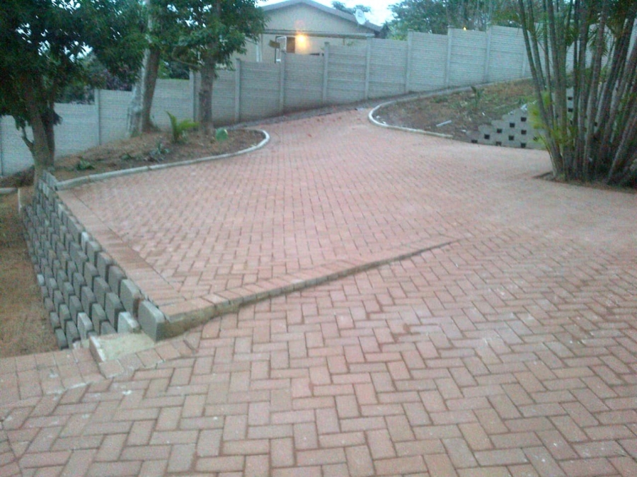 To Let 4 Bedroom Property for Rent in Rouken Glen KwaZulu-Natal