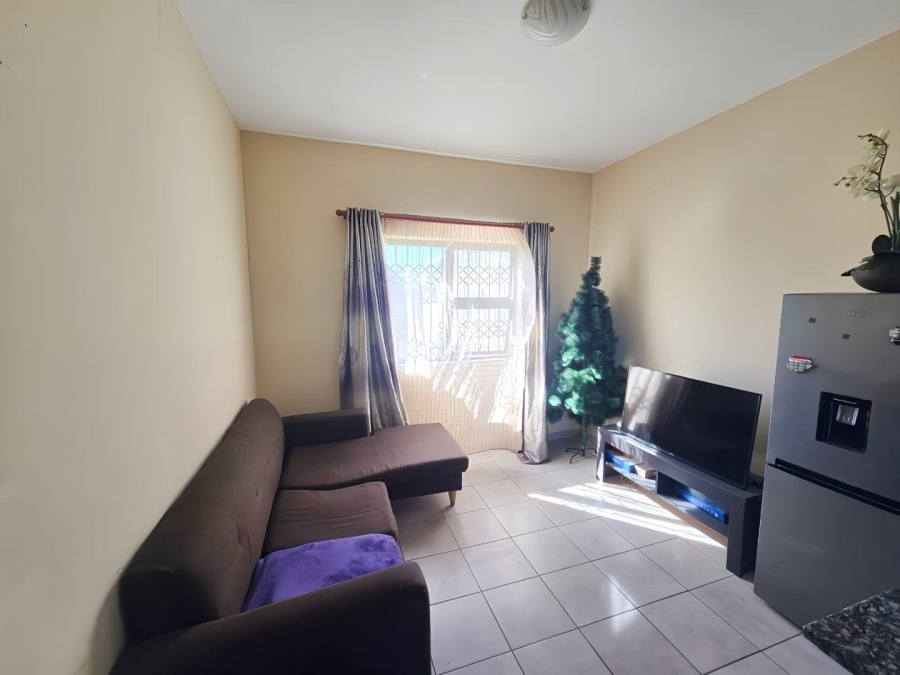 To Let 2 Bedroom Property for Rent in Waterways KwaZulu-Natal