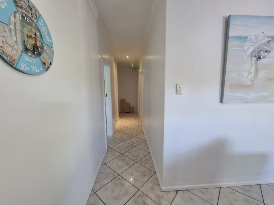 3 Bedroom Property for Sale in Umtentweni KwaZulu-Natal