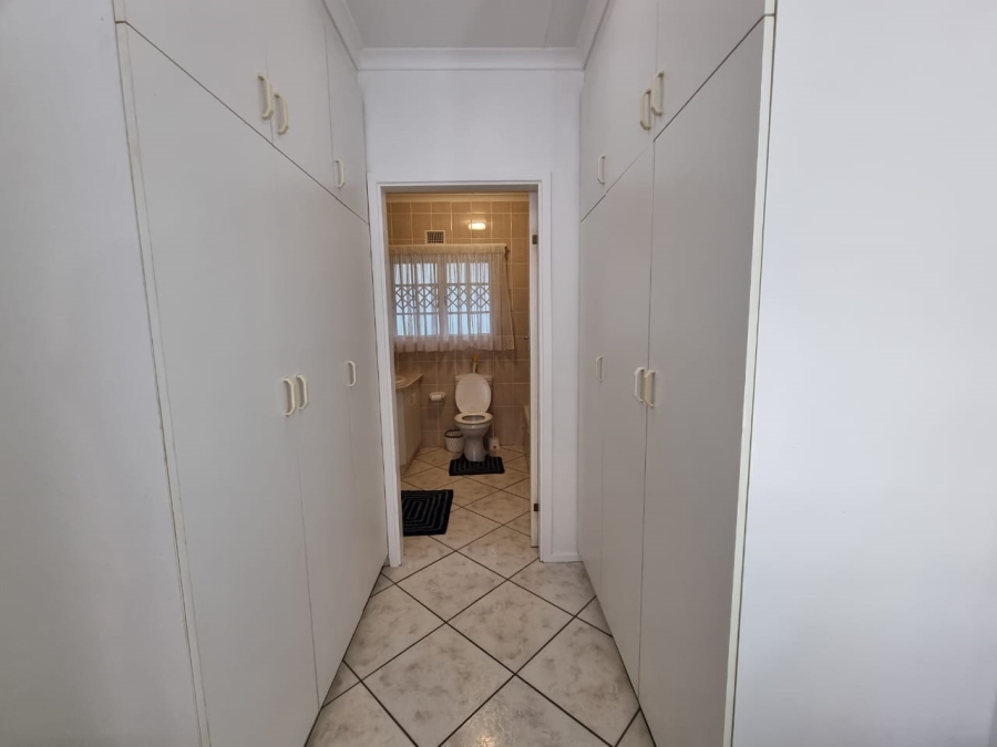 3 Bedroom Property for Sale in Umtentweni KwaZulu-Natal
