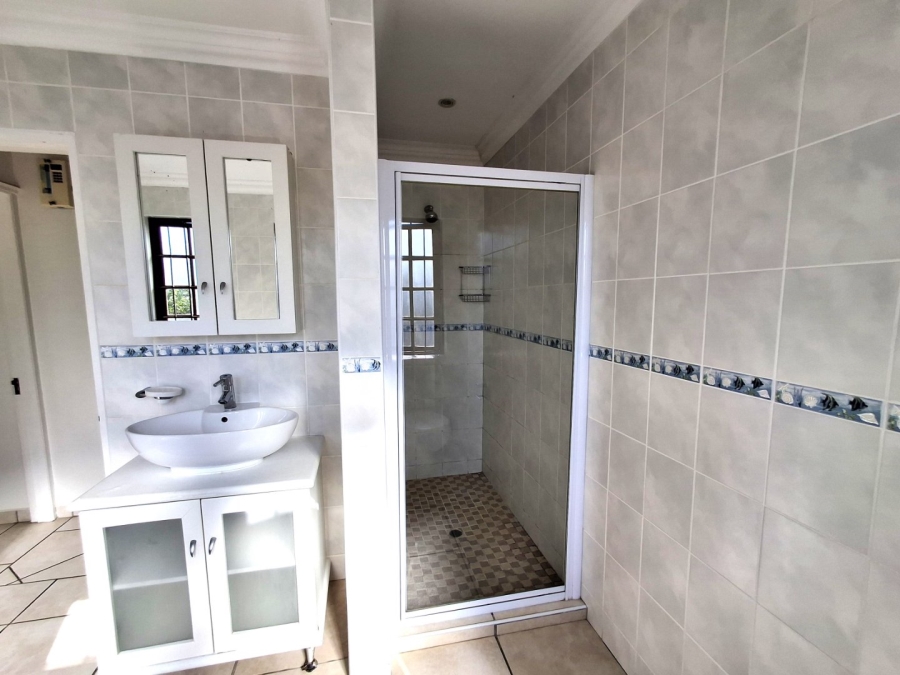 3 Bedroom Property for Sale in Leisure Crest KwaZulu-Natal