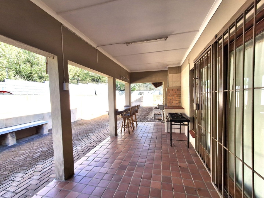 7 Bedroom Property for Sale in Port Edward KwaZulu-Natal