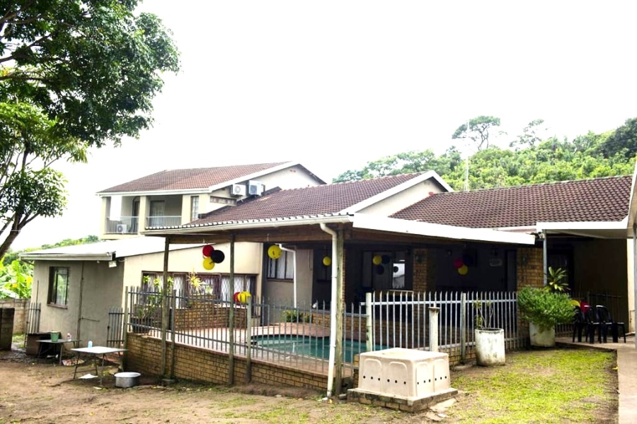 7 Bedroom Property for Sale in Port Edward KwaZulu-Natal